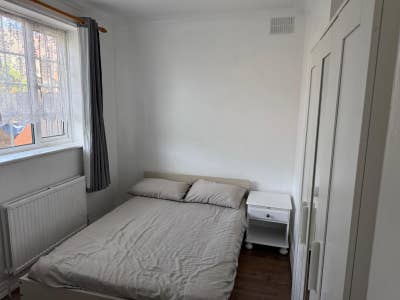  Spacious Double Room in Eltham  Main Photo