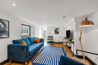 7 Student Rooms Available Sep 26 *All Inclusive* Main Photo