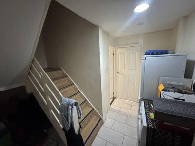 6 Bedroom House in Plaistow  Main Photo