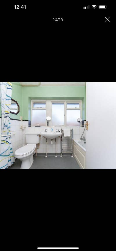 2 double room available for girls  Main Photo