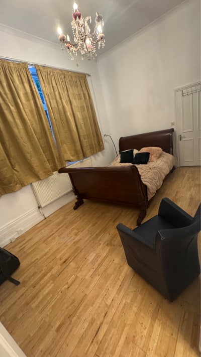 Beautiful Hampstead Property . Main Photo
