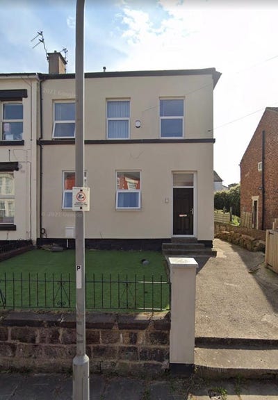 4 bedroom flat share! 3rd August. Full refurb done Main Photo