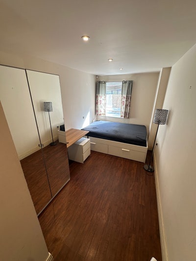 Stunning Double Room Riverside SE16 Canada Water Main Photo
