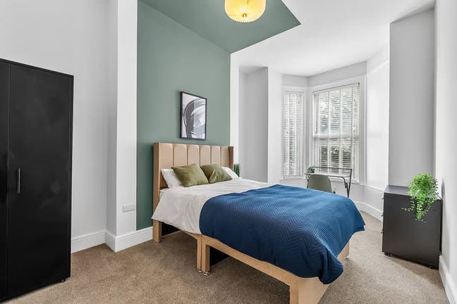 1 Student Room Available Sep 26 *All Inclusive* Main Photo