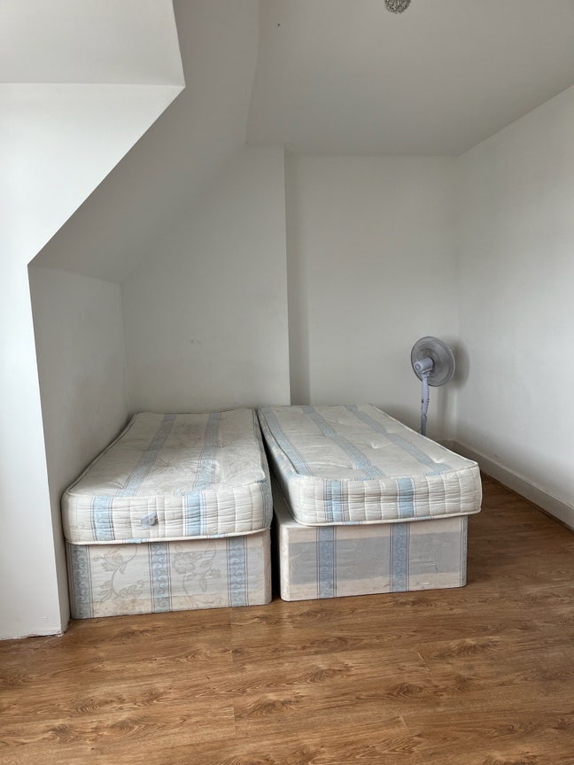 Room available for 2 boys Main Photo