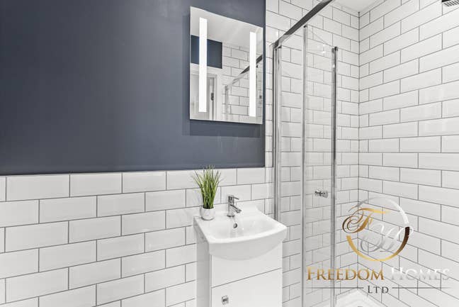 Large En-Suite Room in Paston PE4 Main Photo