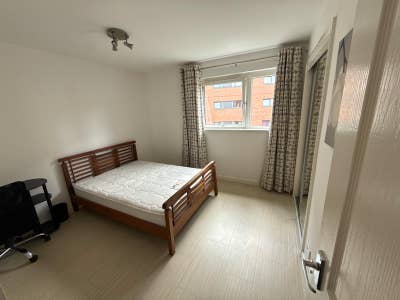 Double Bedroom City Quay Main Photo