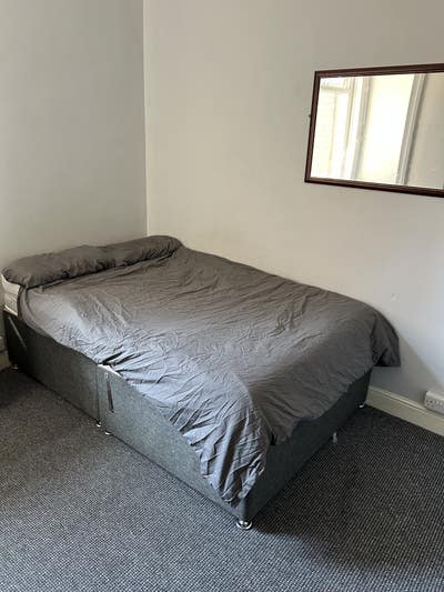 Single room in comfortable house Main Photo