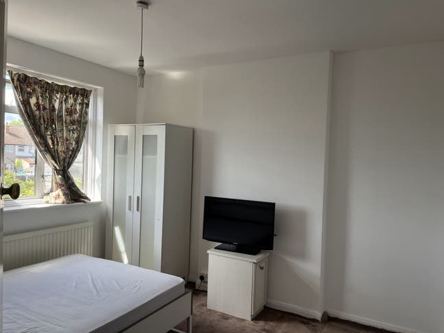 Double room in house with garden Morden Main Photo