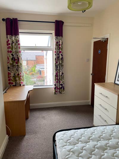 Lovely room close to Chester city centre  Main Photo