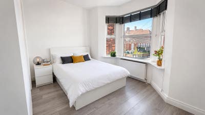 Harrow HA1 | En-Suite Room | Kitchen Diner | Bills Main Photo