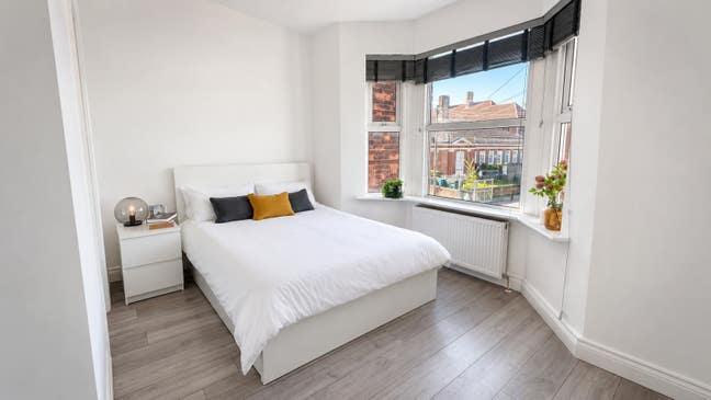 Harrow HA1 | En-Suite Room | Kitchen Diner | Bills Main Photo