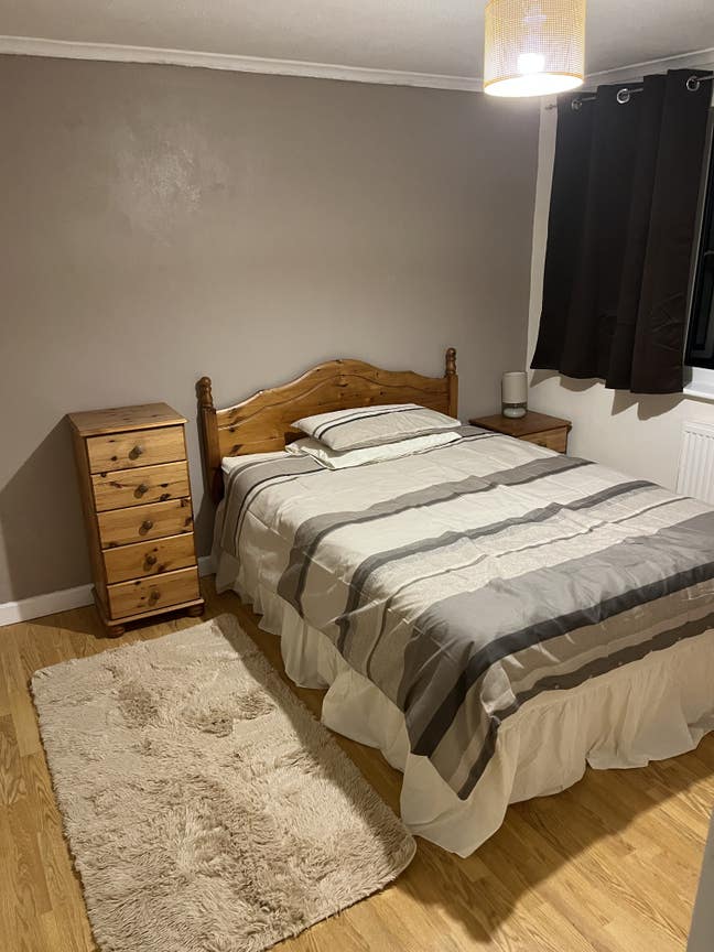 Double room to rent in four bedroom house  Main Photo