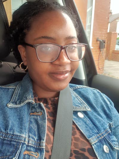 Professional Female seeks a single or double room Main Photo