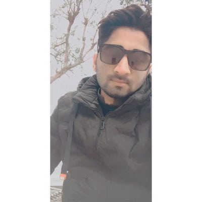 Professional Male seeks a single or double room Main Photo