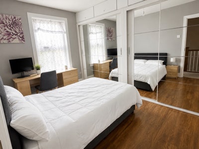 2 bedrooms available for rent  Main Photo