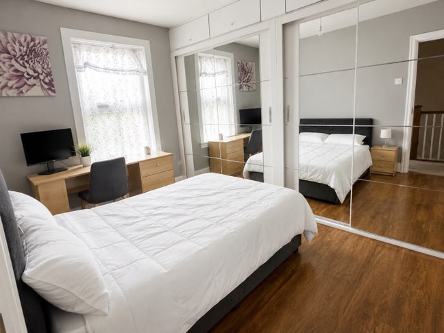 2 bedrooms available for rent  Main Photo