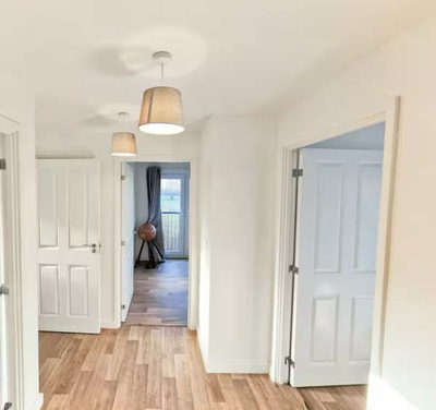 Spacious 2 Bed Apartment  Main Photo