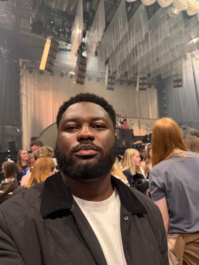 Looking for flatmate/Buddy up for a 2 bedroom flat Main Photo