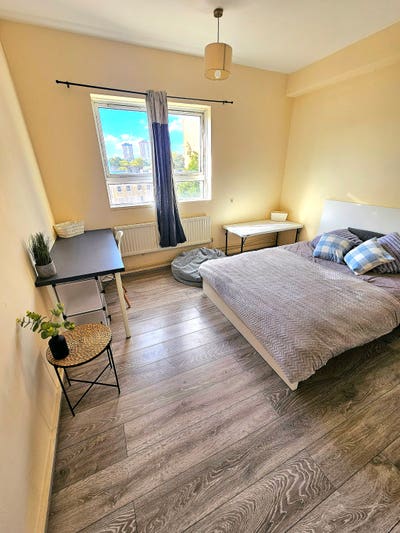 King's Cross large Double Room Available now!! Main Photo