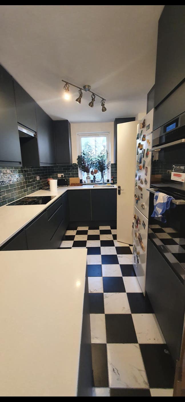 Single room in our beautiful Bow home Main Photo