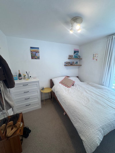 Large bright double bedroom Clapham Common Main Photo