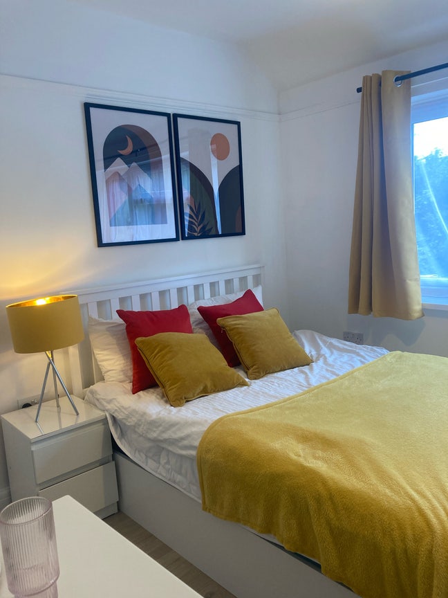Double room 6 mins walk Hanger lane & Park Royal S Main Photo