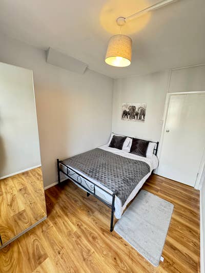 Double Room Near Stoke New Church St All Inclusive Main Photo