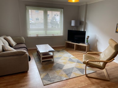Student Flatmate wanted-Double bedroom W/ en-suite Main Photo