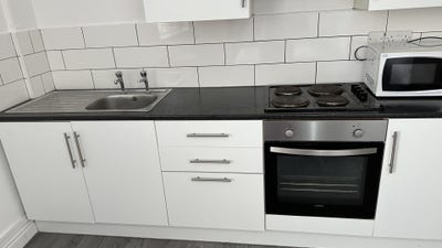 Studio Flat &pound;850 incl Bills Ardwick - G06 Main Photo