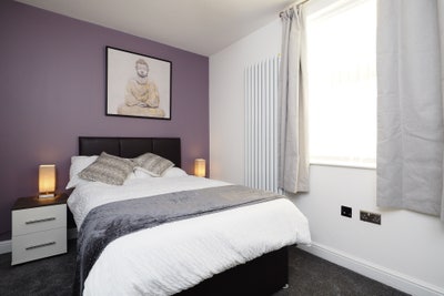 ONE Ensuite Room Available  (Derbyshire Lane) Main Photo