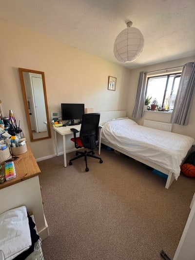 Lovely double room in old Marston  Main Photo