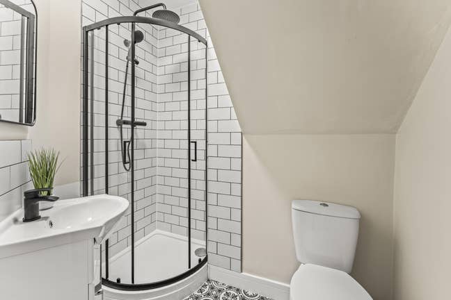 Bespoke Studio with Ensuite in Fellowes Road - PE2 Main Photo