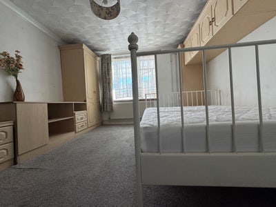 Hounslow-Single &pound;450; LargeDouble &pound;875 per month Main Photo