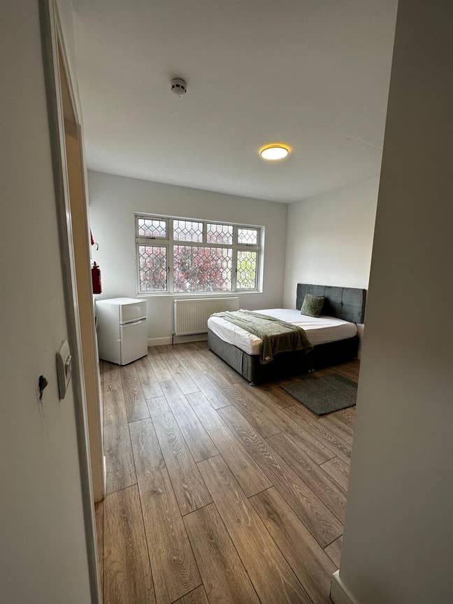 🏡 Studio Flat to Let in Neasden Main Photo