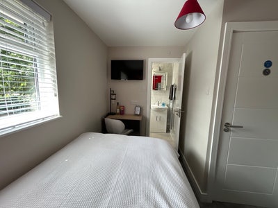 Stylish Professional House Share  Main Photo