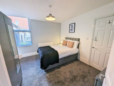 ** Modern En Suite Russell Hall All Bills Included Main Photo