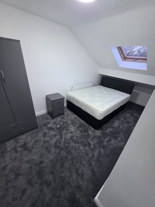 Rooms Available (NEW BUILT) Main Photo
