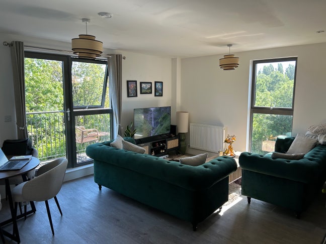 Modern flat - Mitcham - Double bedroom Main Photo
