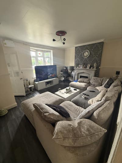 Spacious Double Room to Rent – Altrincham Main Photo