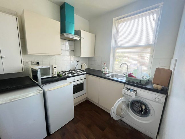 Holmesdale Road, South Norwood, SE25 Main Photo