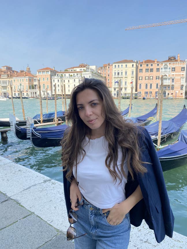 I am a female medical student aged 24. I am l... Main Photo