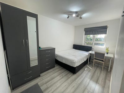 Stunning Double Bedroom - West Kensington Main Photo