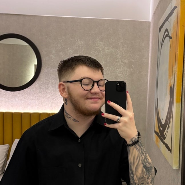Professional Male seeks a single or double room Main Photo