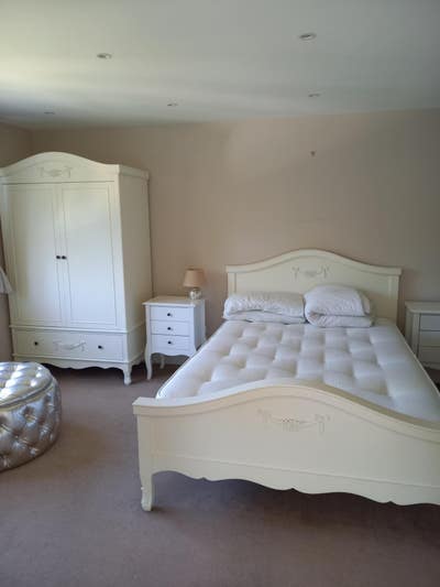 Double room with en suite bathroom available  Main Photo