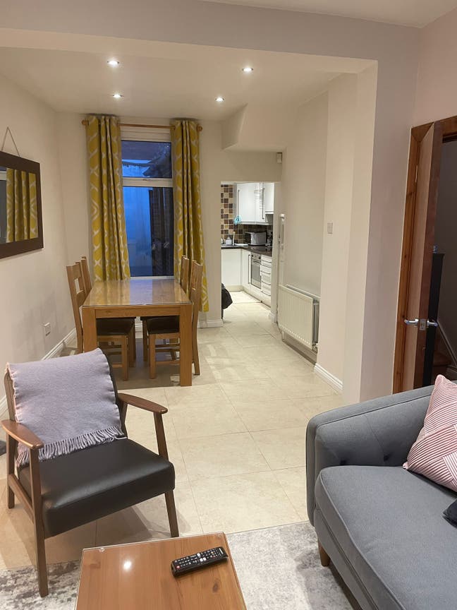 Modern Small Double Room Lisburn Road Main Photo