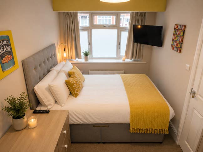 Stunning, Large Ensuite Room! Amazing Location Main Photo
