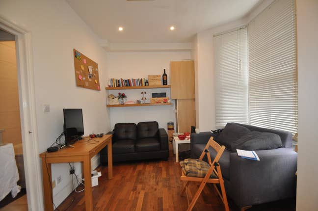Stunning one bedroom flat in Caledonian Road N7 Main Photo