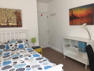 Beautiful Room in Clapham Park- All Bills Incldued Main Photo