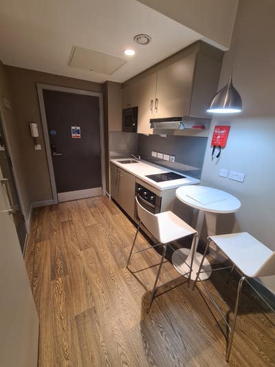 Modern Studio Main Photo